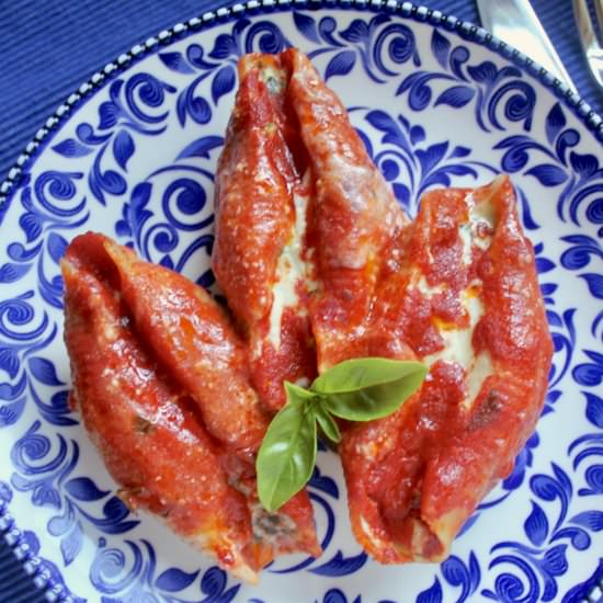 Stuffed Shells w/ Ricotta & Spinach - Recipe photo by christinascucina