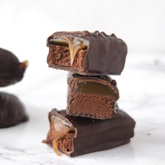 Vegan Copycat Mars Candy Bar - Recipe photo by Loud Bowl