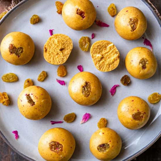 Besan Ladoo - Recipe photo by ShwetaintheKitchen