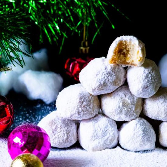 Buttery Walnut Snowball Cookies - Recipe photo by Surup