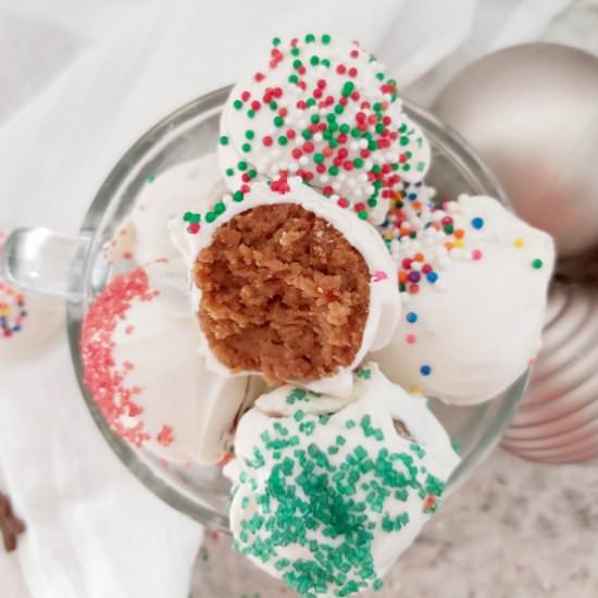 NO-BAKE GINGERBREAD COOKIE TRUFFLES - Recipe photo by Blue World Dreams