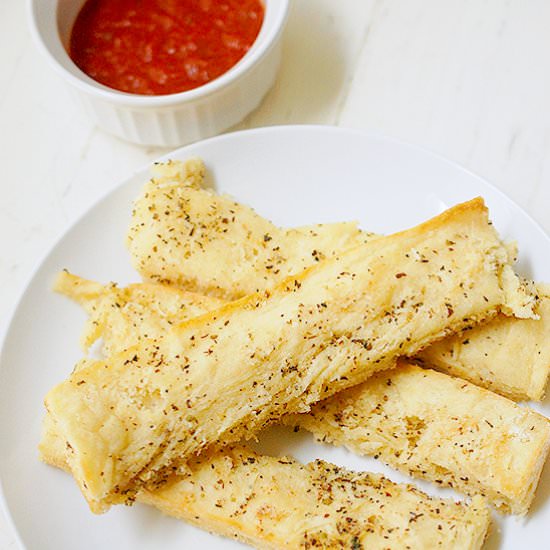 Copycat pizza chain breadsticks - Recipe photo by evabakes