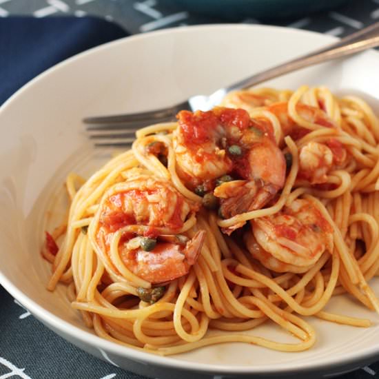 Spicy garlic shrimp pasta - Recipe photo by Food Gal