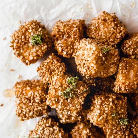 Fried feta with honey and sesame - Recipe photo by damnspicy