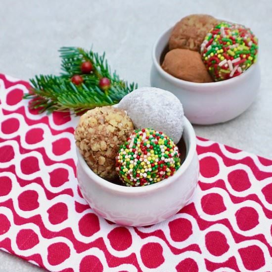 Chocolate Truffles - Recipe photo by anothertablespoon