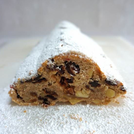 butter stollen with fruit - Recipe photo by Cuisine Fiend