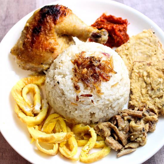 Indonesian Coconut Rice (Nasi Uduk) - Recipe photo by piggyout