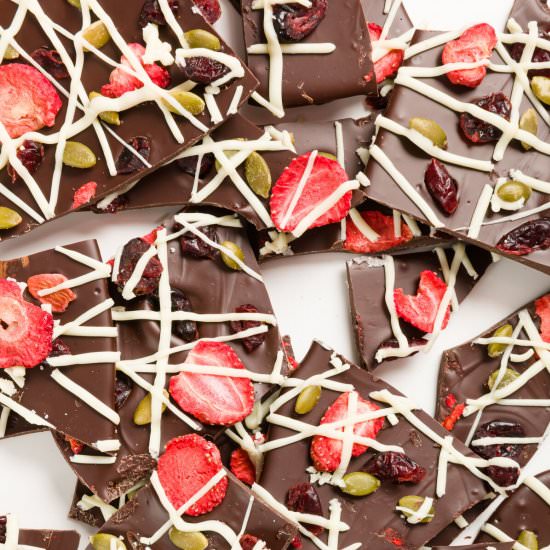 Christmas Chocolate Bark - Recipe photo by cupcakeproject