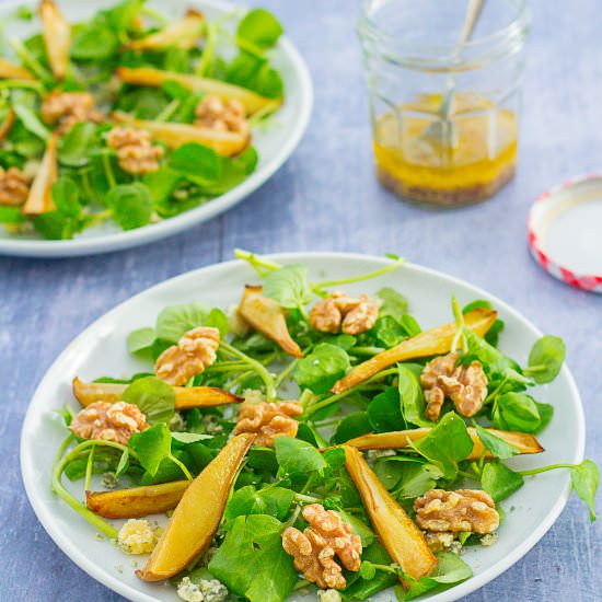 Roast Pear, Stilton & Walnut Salad - Recipe photo by easypeasyfoodie