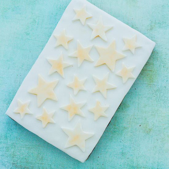 Easy Christmas Cake Traybake - Recipe photo by easypeasyfoodie