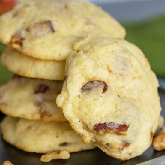 Caramel Chips with Dates and Walnut - Recipe photo by Mycookiejourney