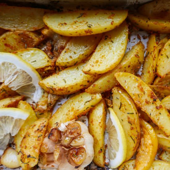 Lemon and Rosemary Potato Wedges - Recipe photo by Sixhungryfeet