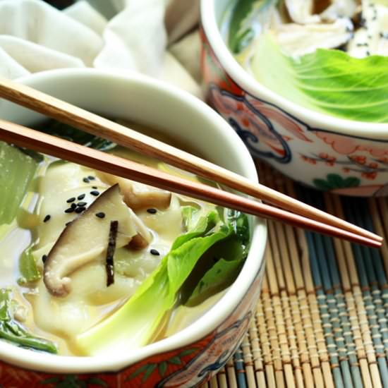 Easy Wonton Soup - Recipe photo by asiancaucasian