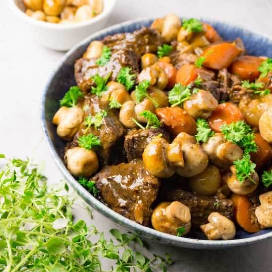 Easy beef bourguignon - Recipe photo by HereToCook
