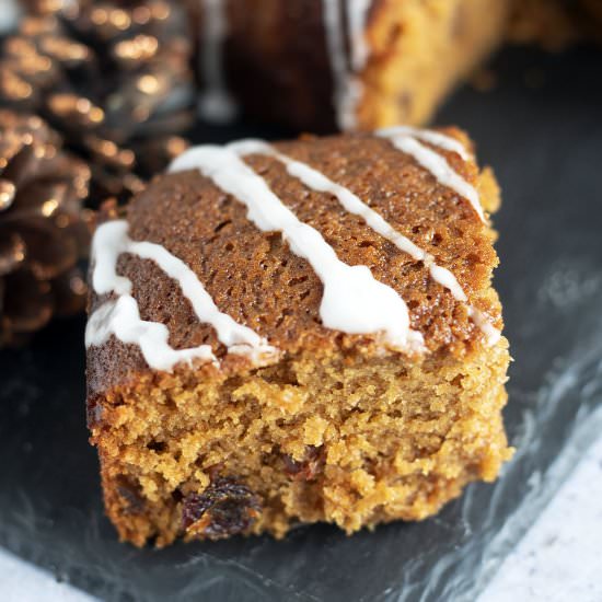 Vegan ginger cake - Recipe photo by Mandy Sneaky Veg