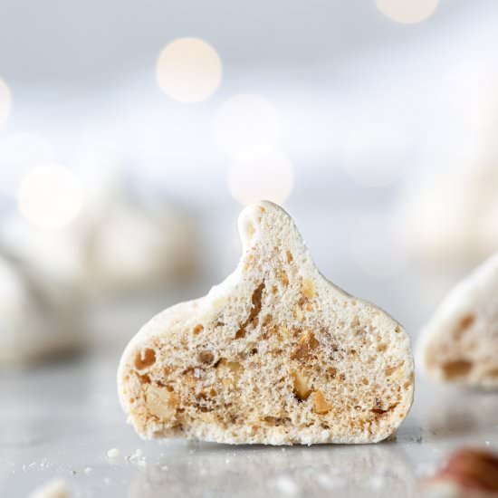 cinnamon hazelnut meringue cookies - Recipe photo by withspice