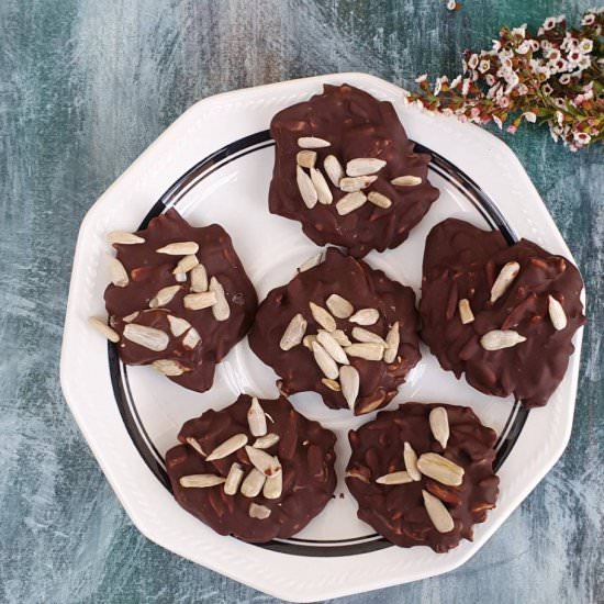 sunflower and chocolate cluster - Recipe photo by Mildlyindian