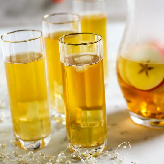 Apple and Ginger Fizz - Recipe photo by Recipe Crumbs