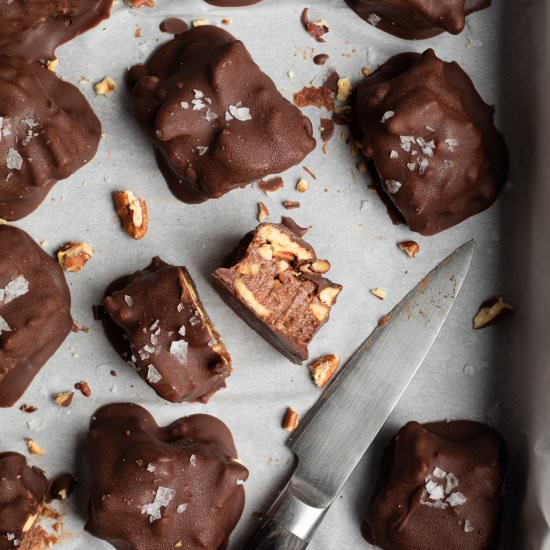 Vegan Chocolate Turtle Truffles - Recipe photo by themindfulhapa