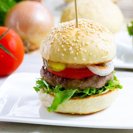 Beef burgers - Recipe photo by mecooks.com