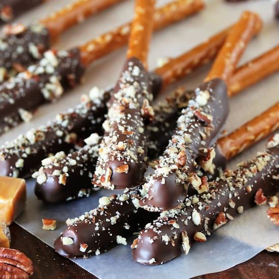 Turtle Pretzel Rods - Recipe photo by thekitchenismyplayground