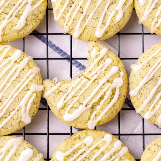 Double Lemon Poppyseed Cookies - Recipe photo by whippeditup