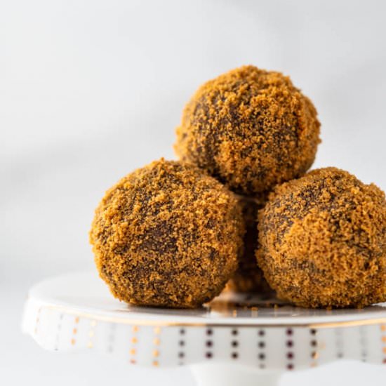 Bourbon Gingerbread Truffles - Recipe photo by garlic and zest