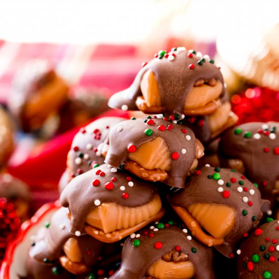 Carmel Pretzel Turtles - Recipe photo by FoodFolksandFun