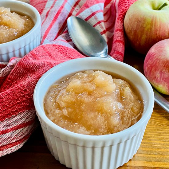 Slow Cooker Apple Sauce - Recipe photo by theshortordercook