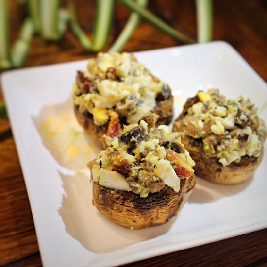 Stuffed Mushroom with Egg and Bacon - Recipe photo by piggyout