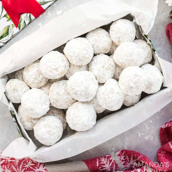 Snowball Cookies - Recipe photo by amandascookin