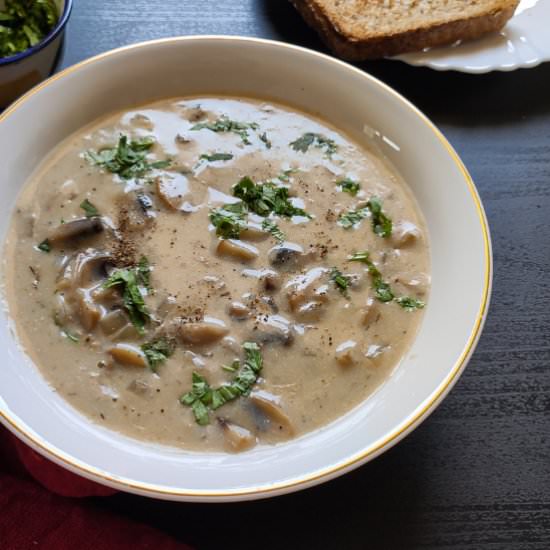 Vegan mushroom soup - Recipe photo by greenbowl2soul