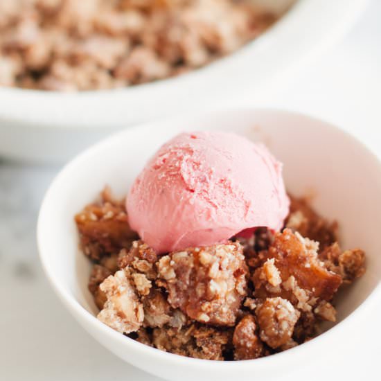 Vegan Apple Crisp - Recipe photo by lifebeginswithdessert