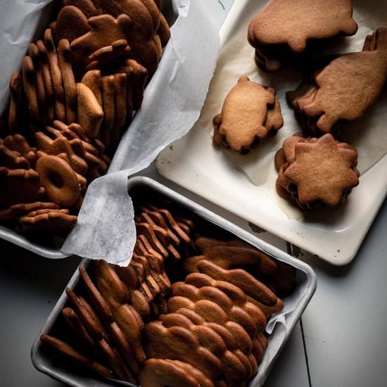 Classic Tender Gingerbread Cookies - Recipe photo by myvintagecooking