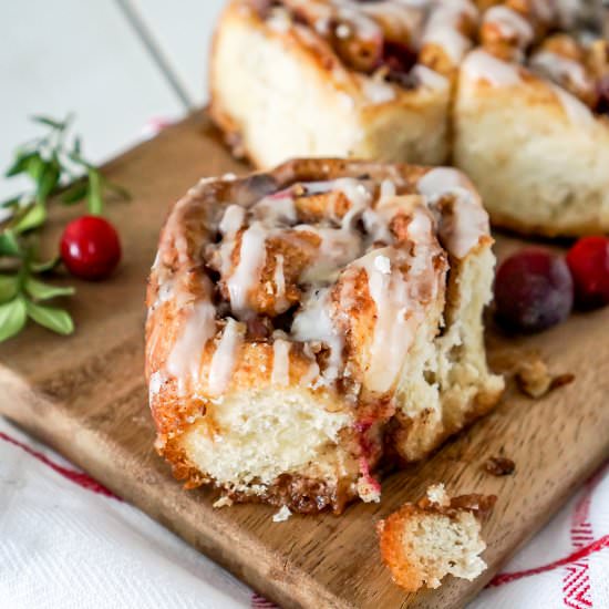 Cranberry Pecan Cinnamon Buns - Recipe photo by alieromano