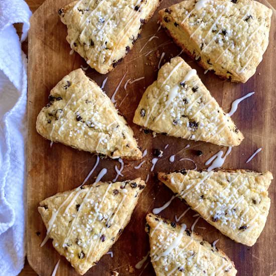 Easy clementine & currant scones - Recipe photo by marilenaskitchen