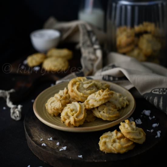Eggless whole wheat coconut cookies - Recipe photo by Kurryleaves