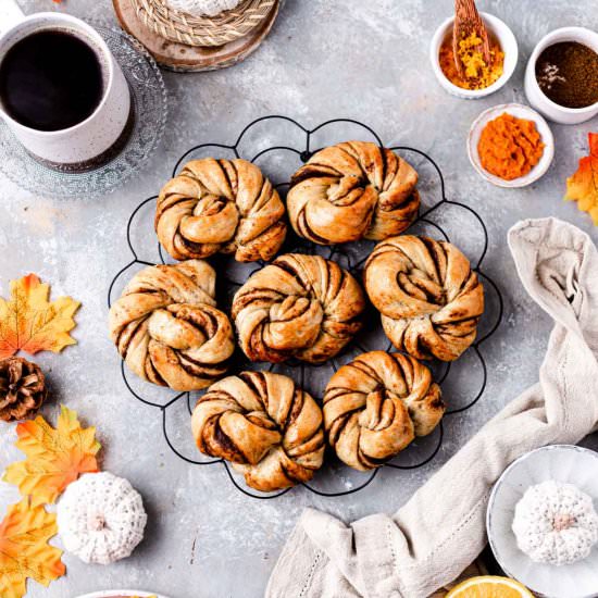 Vegan Pumpkin Rolls - Recipe photo by myveganminimalist