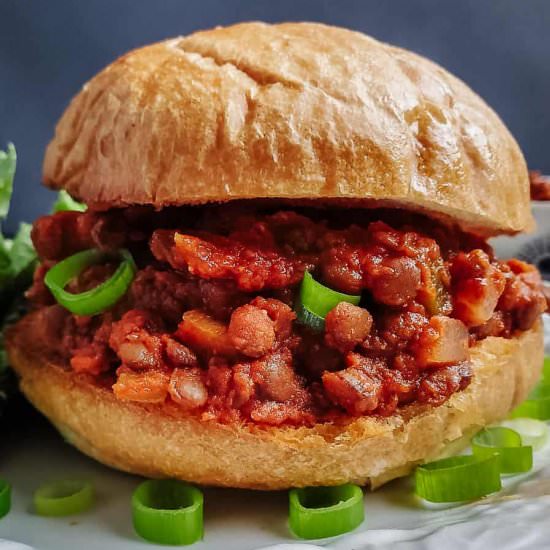 lentil sloppy joes - Recipe photo by brokebankvegan