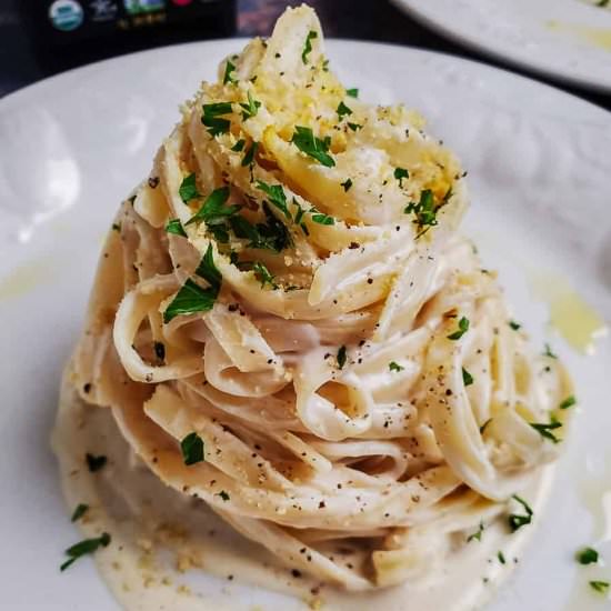 vegan fettucine alfredo - Recipe photo by brokebankvegan