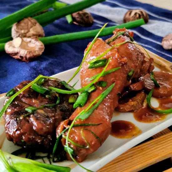 Braised chicken with mushrooms - Recipe photo by Taste of Asian Food