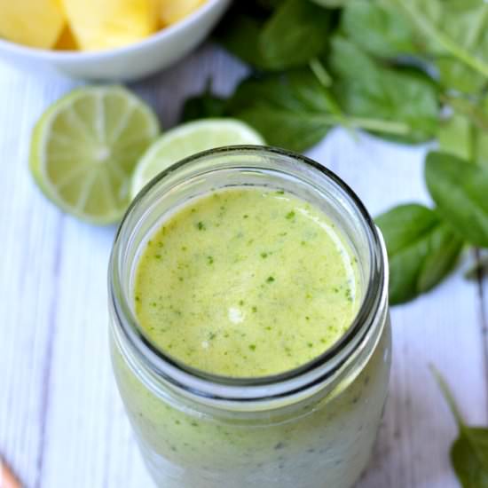 Pineapple Spinach Smoothie - Recipe photo by caramelandcashews
