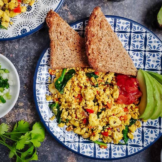 easy tofu scramble (high protein) - Recipe photo by brokebankvegan