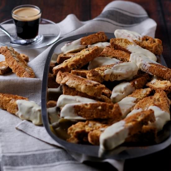 Almond and Apricot Cantucci - Recipe photo by JayWadams