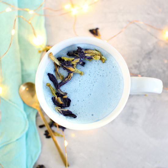 Butterfly Pea Flower Latte - Recipe photo by dans_le_lakehouse