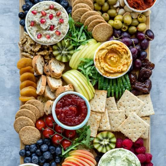 Vegan Christmas Charcuterie Board - Recipe photo by Sixhungryfeet