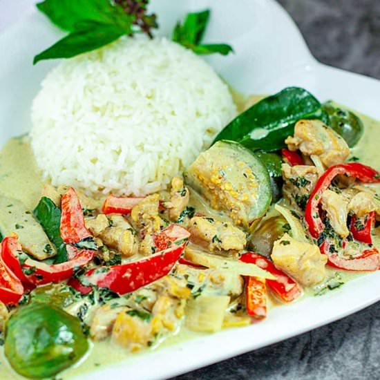 Thai Green Curry - Recipe photo by ohmyfoodrecipes