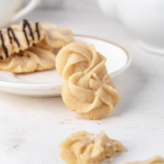 Vegan Danish Butter Cookies - Recipe photo by Loud Bowl