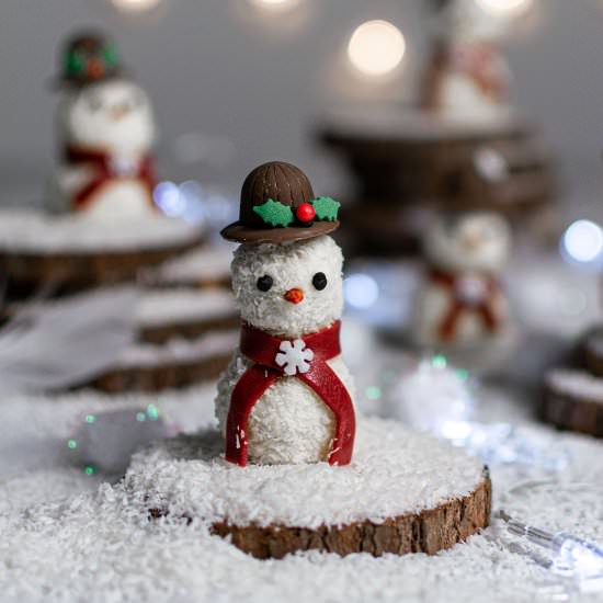 White Chocolate Snowmen Truffles - Recipe photo by sugaryums