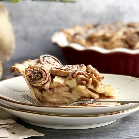 cinnamon swirl apple pie - Recipe photo by ahintofrosemary